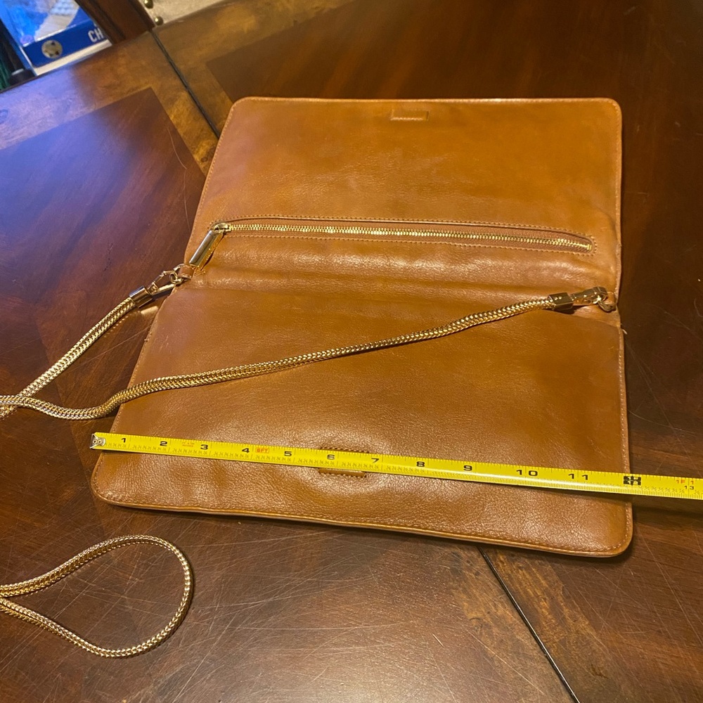 Tory Burch Tan Leather Crossbody Clutch with Gold Chain - Picture 6 of 11